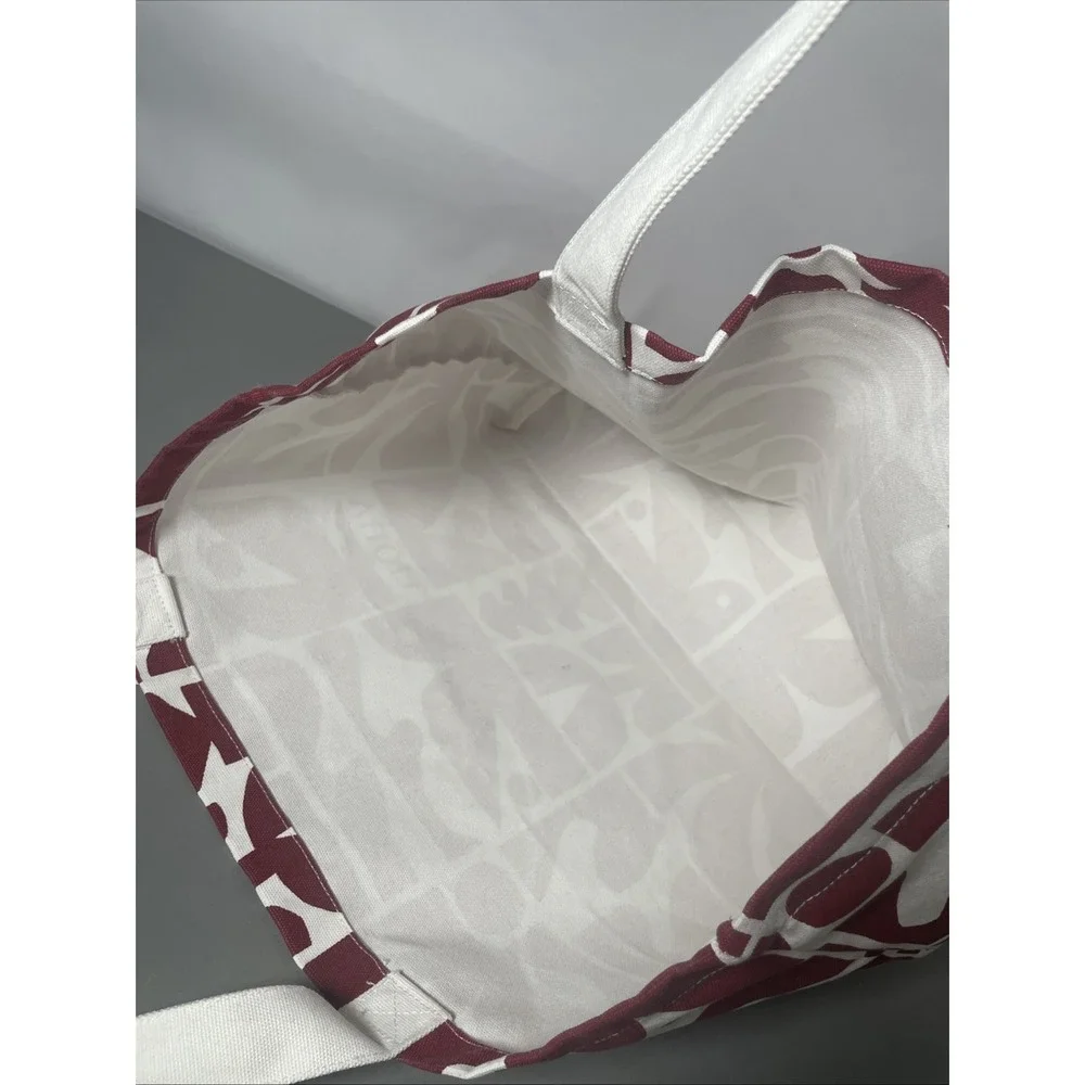 Vuori Oversized Tote Bag Holiday 25 Limited Edition Strawberry Red / White